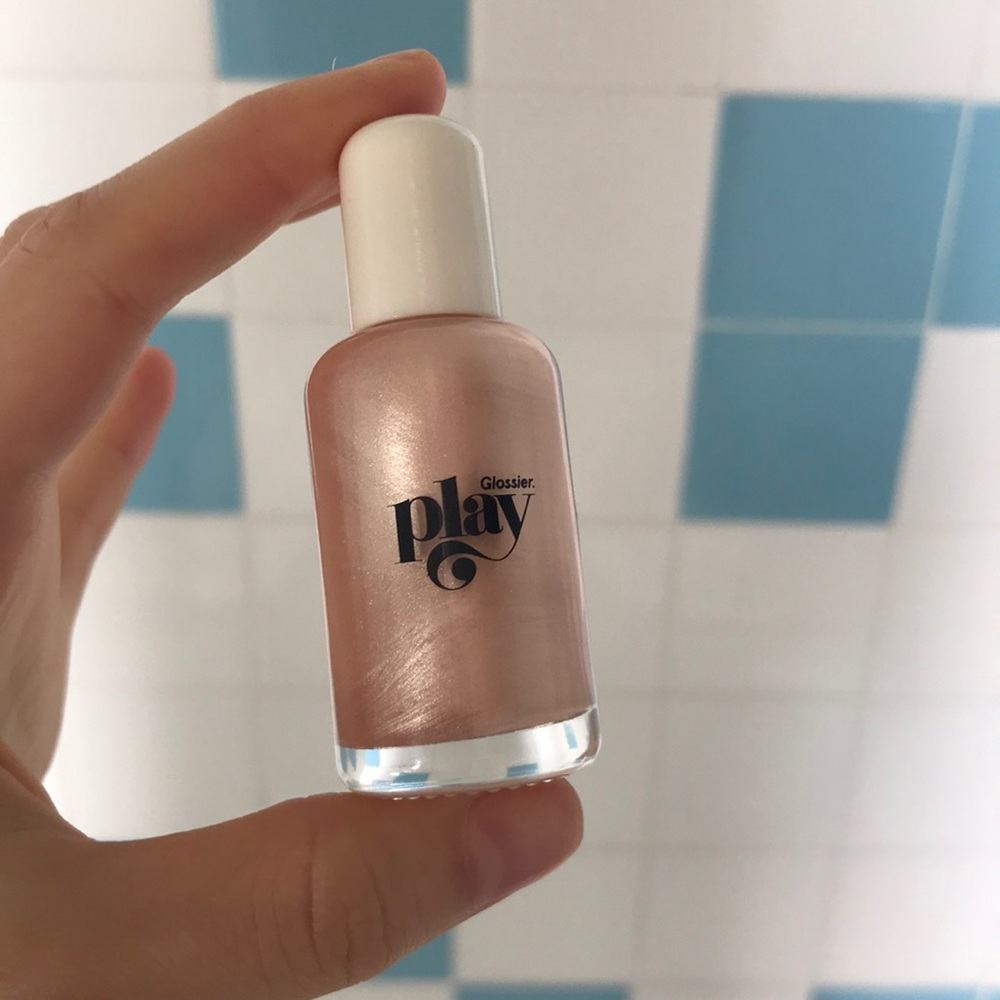 ✨Glossier highlighter in shade pale pearl✨